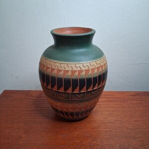 Handcrafted Vintage 2001 Signed "CT" Navajo Native American Art Pottery Pot Vase